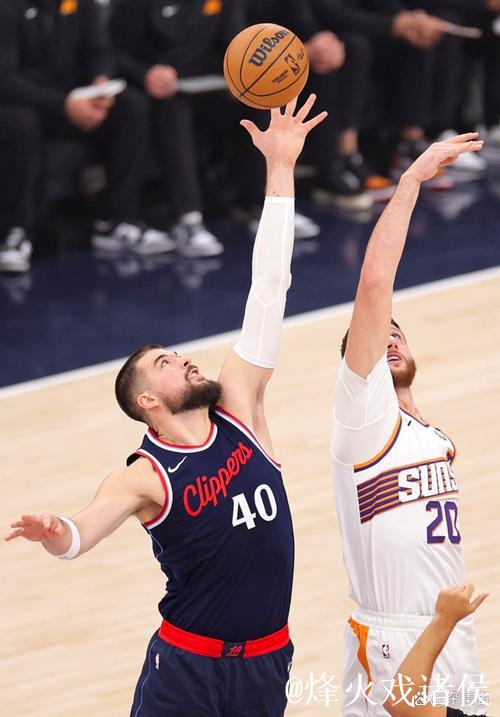 杜兰特25分力压哈登29+12+8 太阳加时艰难战胜快船 杜兰特25分力压哈登29+12+8 太阳加时艰难战胜快船