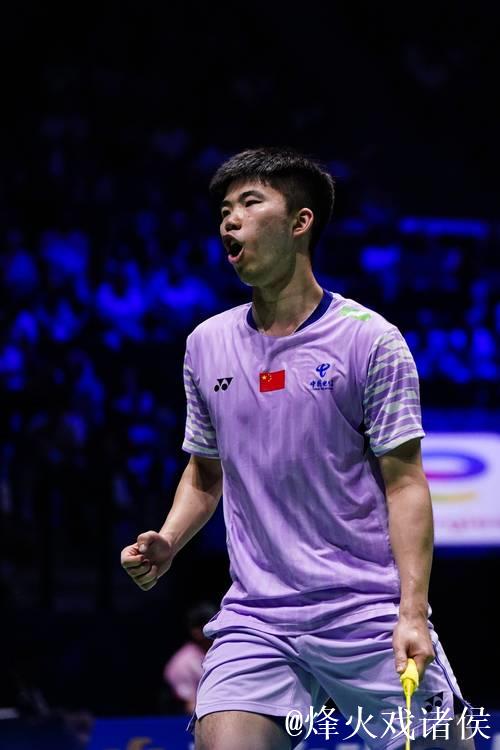 轻松赢下比赛 翁泓阳晋级羽毛球世锦赛男单第二轮 轻松赢下比赛 翁泓阳晋级羽毛球世锦赛男单第二轮