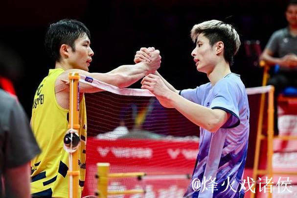 石宇奇2-1险胜周天成 两连胜锁定总决赛四强席位